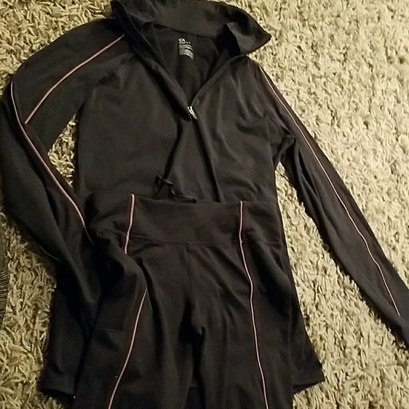 DONATED.  Gap Fit Running Shirt and Tights XS - Picture 7 of 7